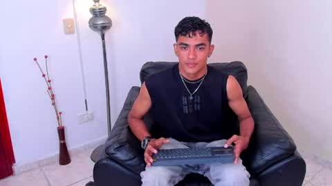 Alejandro williams online show from May 25, 8:37 pm