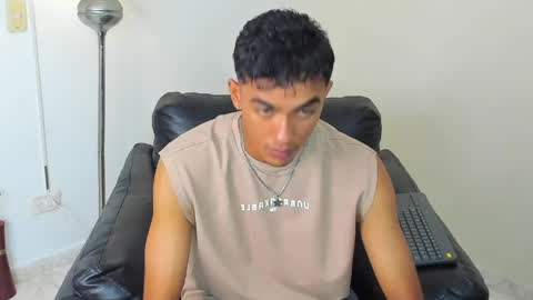 Snapshot of alejandro_williams chatting on June 7, 9:07 pm Alejandro williams online show from June 7, 9:07 pm