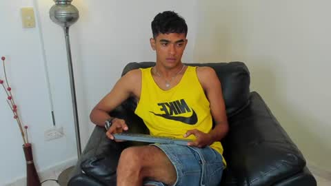 Snapshot of alejandro_williams chatting on June 12, 7:02 pm Alejandro williams online show from June 12, 7:02 pm