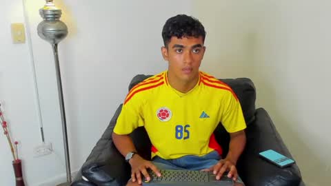 Snapshot of alejandro_williams chatting on June 17, 5:47 pm Alejandro williams online show from June 17, 5:47 pm