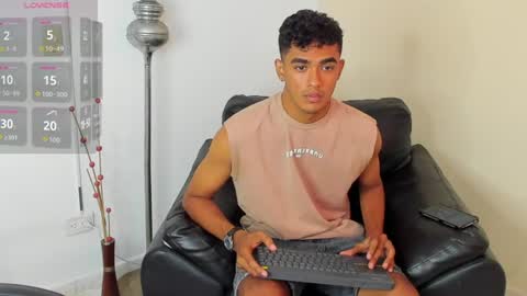 Snapshot of alejandro_williams chatting on June 22, 8:39 pm Alejandro williams online show from June 22, 8:39 pm