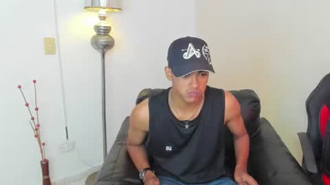 Snapshot of alejandro_williams chatting on June 25, 8:57 pm Alejandro williams online show from June 25, 8:57 pm