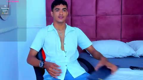 Snapshot of alejandro_williams chatting on June 28, 7:20 pm Alejandro williams online show from June 28, 7:20 pm