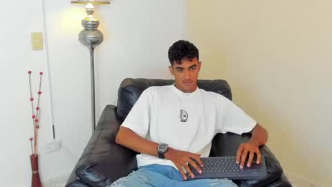Snapshot of alejandro_williams chatting on June 29, 7:47 pm Alejandro williams online show from June 29, 7:47 pm
