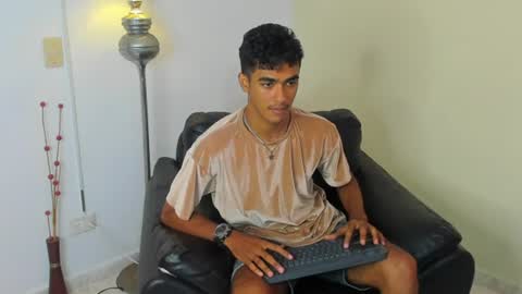 Snapshot of alejandro_williams chatting on June 30, 9:16 pm Alejandro williams online show from June 30, 9:16 pm