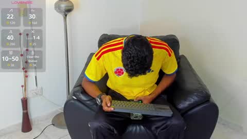 Snapshot of alejandro_williams chatting on July 4, 8:15 pm Alejandro williams online show from July 4, 8:15 pm