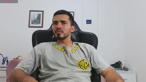 alejandroo_7 online show from September 10, 9:59 pm