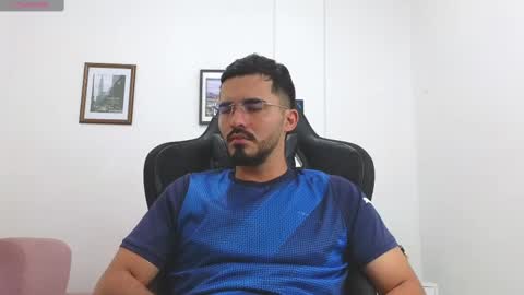 alejandroo_7 online show from November 13, 7:13 pm