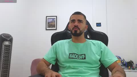 Snapshot of alejandroo_7 chatting on June 16, 6:32 pm alejandroo_7 online show from June 16, 6:32 pm