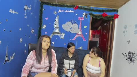 Snapshot of alejita_smithh chatting on January 28, 12:22 pm zoe and Kataleya online show from January 28, 12:22 pm