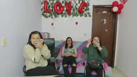 Snapshot of alejita_smithh chatting on March 7, 12:12 pm zoe and Kataleya online show from March 7, 12:12 pm