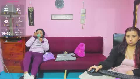 Snapshot of alejita_smithh chatting on October 16, 12:44 am zoe and Kataleya online show from October 16, 12:44 am