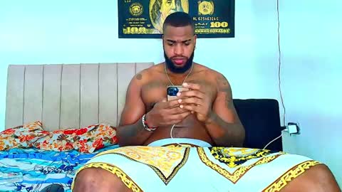 Snapshot of alejo_21cm chatting on July 1, 1:13 pm alejo_21cm online show from July 1, 1:13 pm