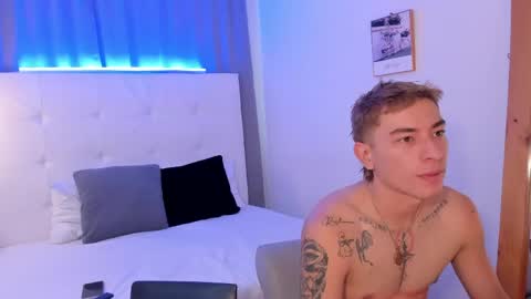 Snapshot of alejo_exotic chatting on April 28, 12:32 pm alejo_exotic online show from April 28, 12:32 pm