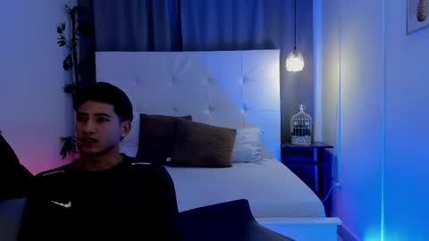 Snapshot of alejo_exotic chatting on May 25, 12:11 pm alejo_exotic online show from May 25, 12:11 pm