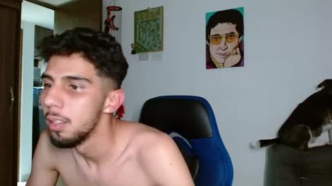 Snapshot of alejo_hot23 chatting on June 16, 1:41 am David online show from June 16, 1:41 am