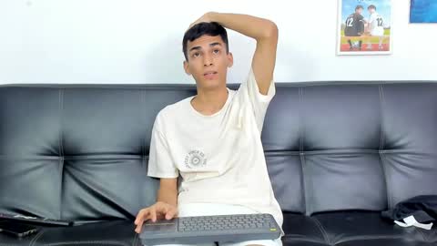 Snapshot of alejo_peverell chatting on January 16, 8:43 am alejo peverell online show from January 16, 8:43 am