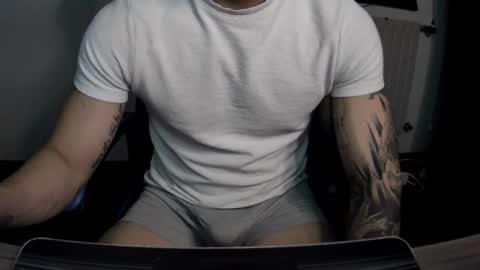 alejoduarte16 online show from December 3, 7:01 pm