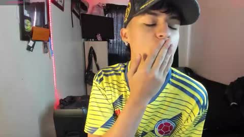 Snapshot of alejoo_storms chatting on September 27, 2:44 pm alejo online show from September 27, 2:44 pm