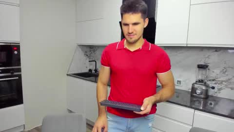 aleks_brown online show from October 14, 4:30 pm