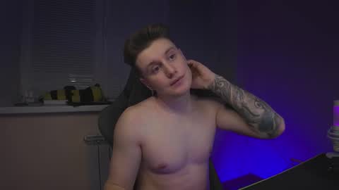 Alex and Linar online show from February 8, 9:07 pm