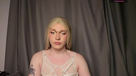 ALENA  INDEPENDENT MODEL online show from May 14, 9:05 am
