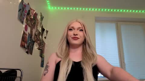 ALENA  INDEPENDENT MODEL online show from May 28, 6:10 am