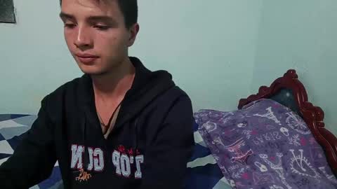 Snapshot of aleo_011 chatting on December 26, 1:51 am Alejandro online show from December 26, 1:51 am