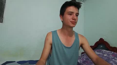 Snapshot of aleo_011 chatting on January 12, 1:32 am Alejandro online show from January 12, 1:32 am