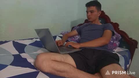 Snapshot of aleo_011 chatting on October 5, 3:16 am Alejandro online show from October 5, 3:16 am