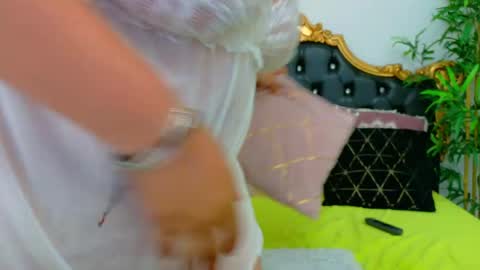 alesha_arabian_ online show from May 12, 4:09 am