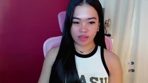 Snapshot of alesha_vibe_me chatting on April 8, 8:20 pm alesha_vibe_me online show from April 8, 8:20 pm