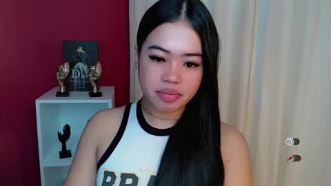 Snapshot of alesha_vibe_me chatting on April 13, 1:27 pm alesha_vibe_me online show from April 13, 1:27 pm