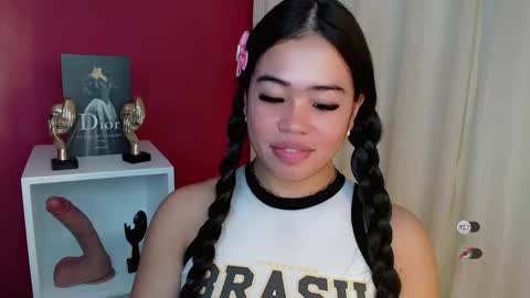 Snapshot of alesha_vibe_me chatting on April 14, 8:37 pm alesha_vibe_me online show from April 14, 8:37 pm