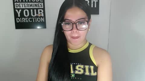 Snapshot of alesha_vibe_me chatting on April 22, 7:15 pm alesha_vibe_me online show from April 22, 7:15 pm