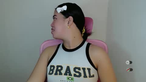 Snapshot of alesha_vibe_me chatting on May 2, 2:00 pm alesha_vibe_me online show from May 2, 2:00 pm