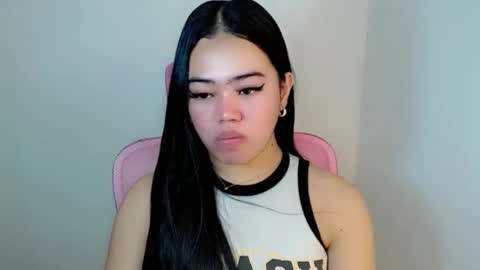 Snapshot of alesha_vibe_me chatting on May 13, 12:24 pm alesha_vibe_me online show from May 13, 12:24 pm
