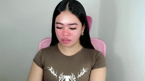 Snapshot of alesha_vibe_me chatting on May 19, 1:33 am alesha_vibe_me online show from May 19, 1:33 am