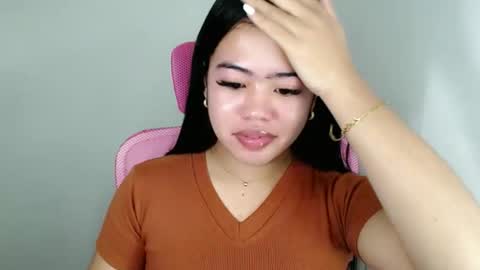 Snapshot of alesha_vibe_me chatting on May 21, 8:43 am alesha_vibe_me online show from May 21, 8:43 am
