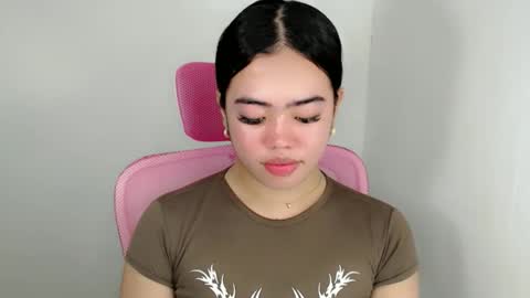 Snapshot of alesha_vibe_me chatting on May 23, 5:17 pm alesha_vibe_me online show from May 23, 5:17 pm