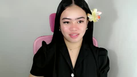 Snapshot of alesha_vibe_me chatting on May 25, 1:50 pm alesha_vibe_me online show from May 25, 1:50 pm