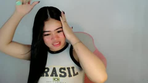 Snapshot of alesha_vibe_me chatting on June 15, 3:25 pm alesha_vibe_me online show from June 15, 3:25 pm