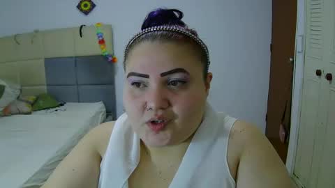 Snapshot of alesia_jones01 chatting on April 6, 5:30 am Alesia jones01 online show from April 6, 5:30 am