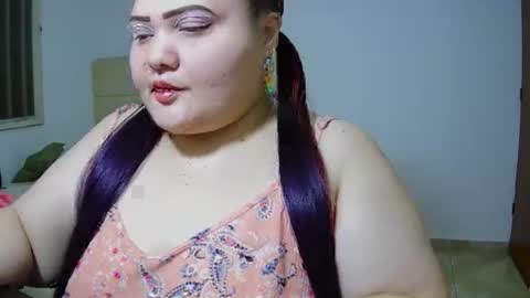 Snapshot of alesia_jones01 chatting on April 21, 6:41 am Alesia jones01 online show from April 21, 6:41 am