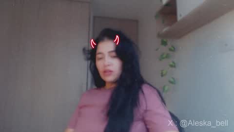 Snapshot of aleska__bell chatting on January 9, 3:44 pm Aleska online show from January 9, 3:44 pm