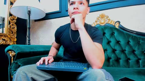 Snapshot of aless_king chatting on January 12, 11:39 am Alessandro King online show from January 12, 11:39 am