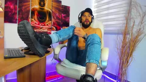 ALESSANDRO  WYE online show from January 19, 2:59 pm