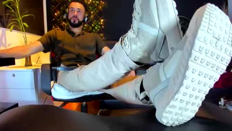 ALESSANDRO  WYE online show from February 3, 8:19 am