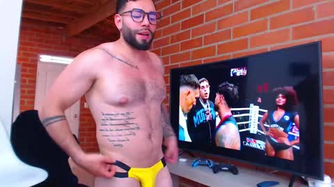 Snapshot of alessandro_alcala chatting on September 13, 9:47 pm Alessandro online show from September 13, 9:47 pm