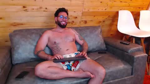 Snapshot of alessandro_alcala chatting on February 7, 2:26 am Alessandro online show from February 7, 2:26 am